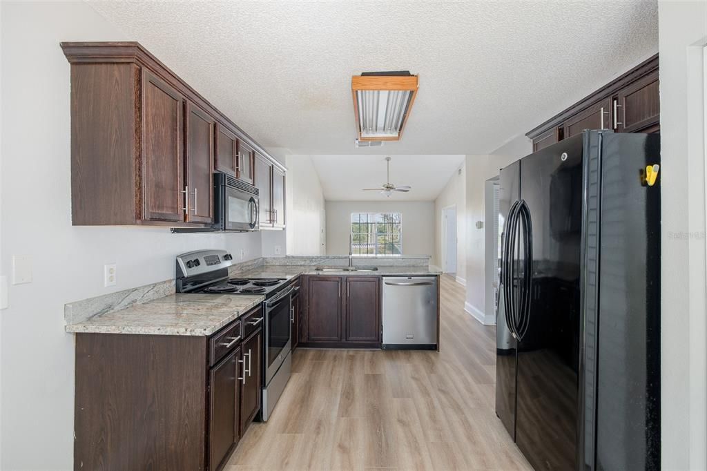 En Venta: $184,900 (2 camas, 2 baños, 1025 Pies cuadrados)
