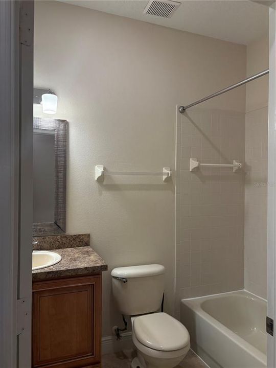 For Rent: $2,600 (4 beds, 2 baths, 1952 Square Feet)