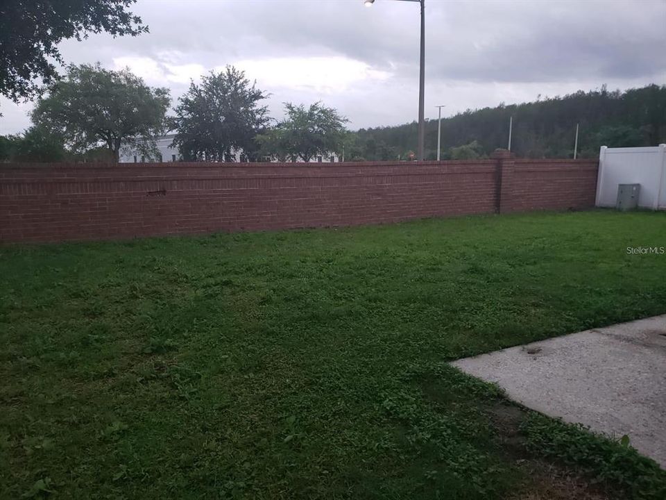 For Rent: $2,600 (4 beds, 2 baths, 1952 Square Feet)