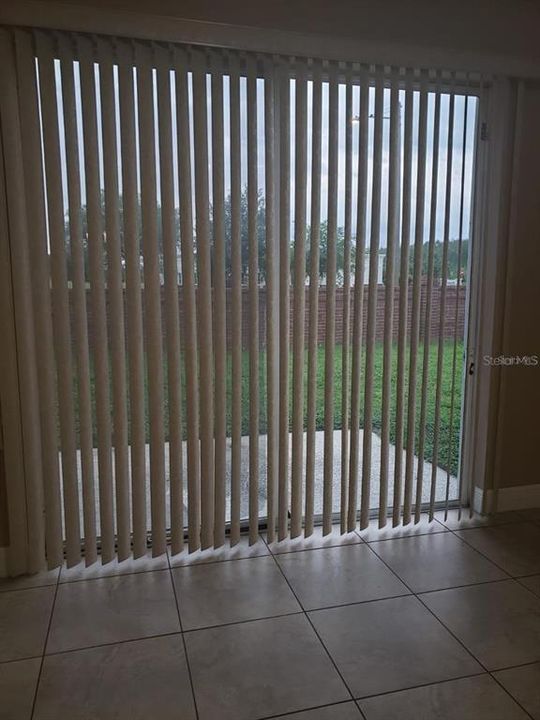 For Rent: $2,600 (4 beds, 2 baths, 1952 Square Feet)