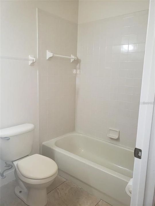 For Rent: $2,600 (4 beds, 2 baths, 1952 Square Feet)