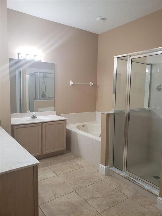 For Rent: $2,600 (4 beds, 2 baths, 1952 Square Feet)