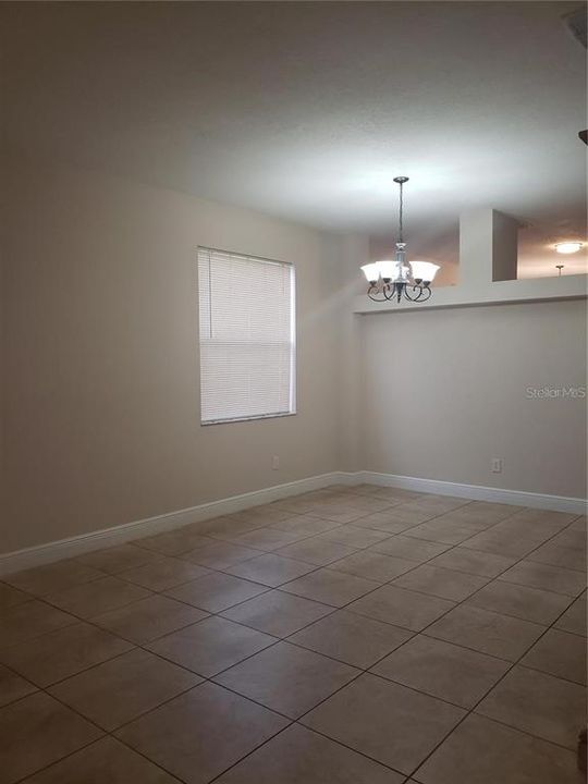 For Rent: $2,600 (4 beds, 2 baths, 1952 Square Feet)