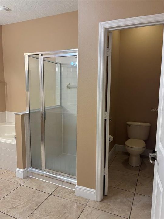 For Rent: $2,600 (4 beds, 2 baths, 1952 Square Feet)