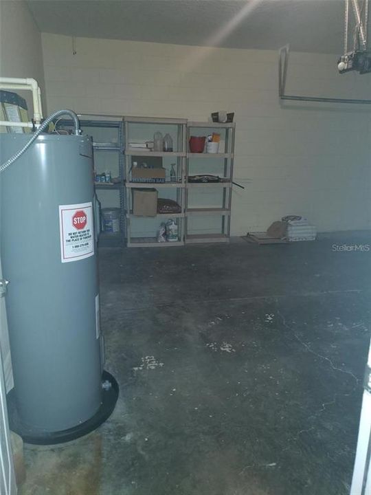 For Rent: $2,600 (4 beds, 2 baths, 1952 Square Feet)