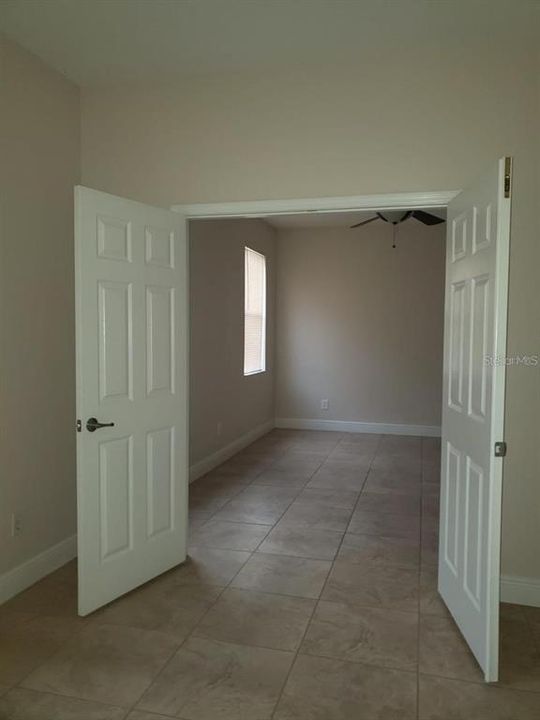 For Rent: $2,600 (4 beds, 2 baths, 1952 Square Feet)