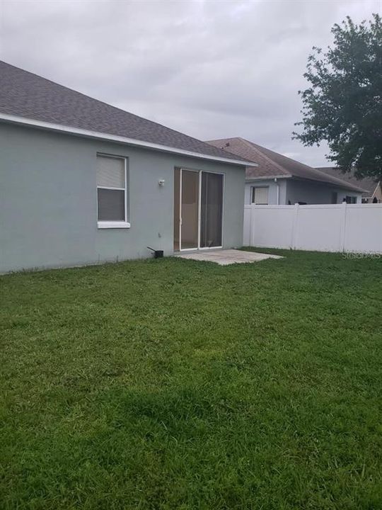 For Rent: $2,600 (4 beds, 2 baths, 1952 Square Feet)