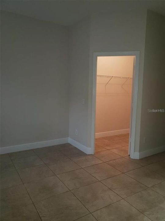 For Rent: $2,600 (4 beds, 2 baths, 1952 Square Feet)