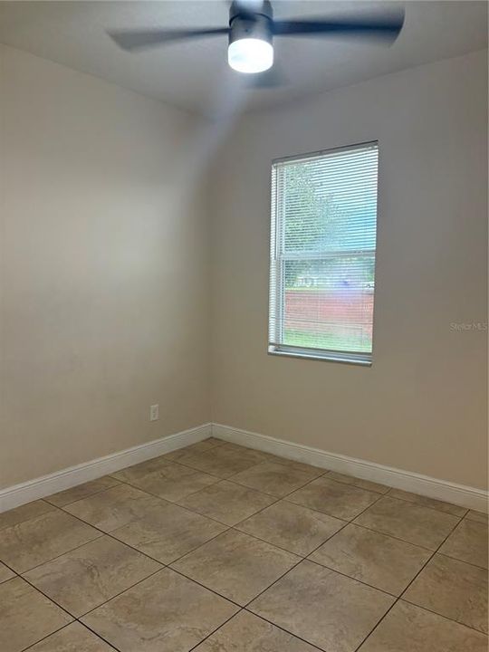 For Rent: $2,600 (4 beds, 2 baths, 1952 Square Feet)