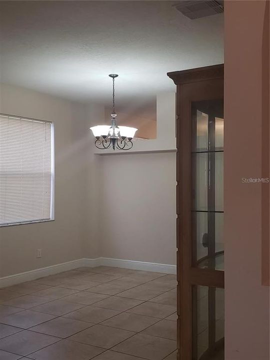 For Rent: $2,600 (4 beds, 2 baths, 1952 Square Feet)