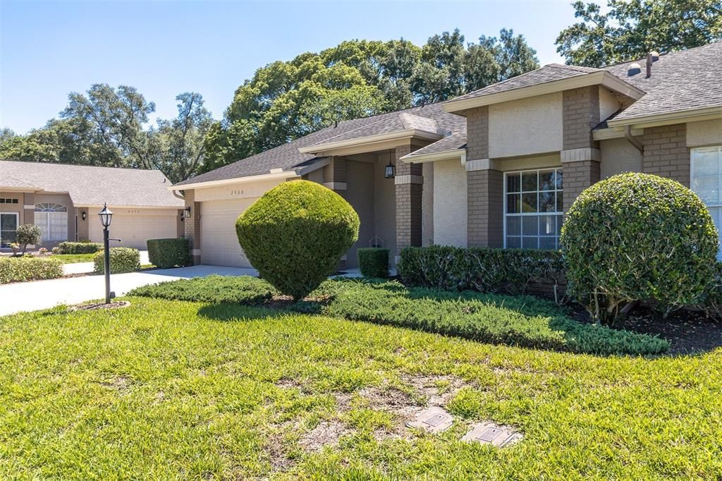 Active With Contract: $244,900 (2 beds, 2 baths, 1584 Square Feet)