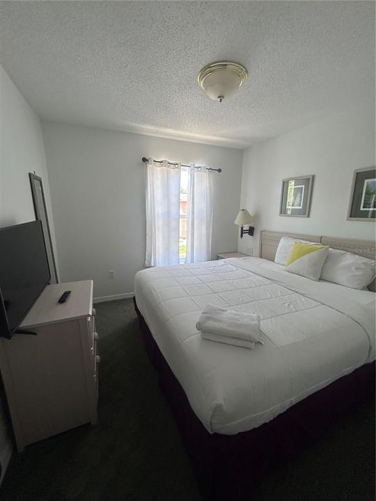 For Sale: $235,000 (3 beds, 2 baths, 1291 Square Feet)