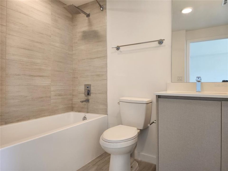 В аренду: $1,600 (1 спален, 1 ванн, 750 Квадратных фут)