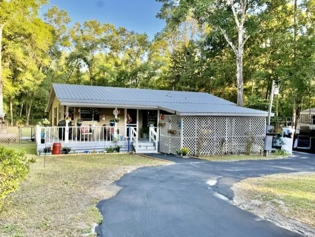 For Sale: $189,000 (2 beds, 2 baths, 1038 Square Feet)