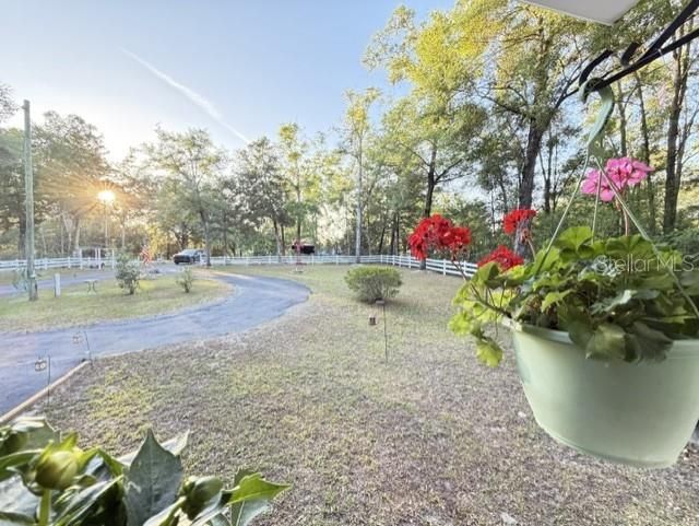 For Sale: $189,000 (2 beds, 2 baths, 1038 Square Feet)