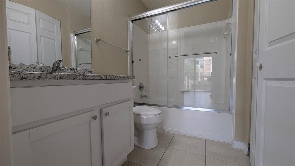 В аренду: $1,700 (2 спален, 2 ванн, 1031 Квадратных фут)