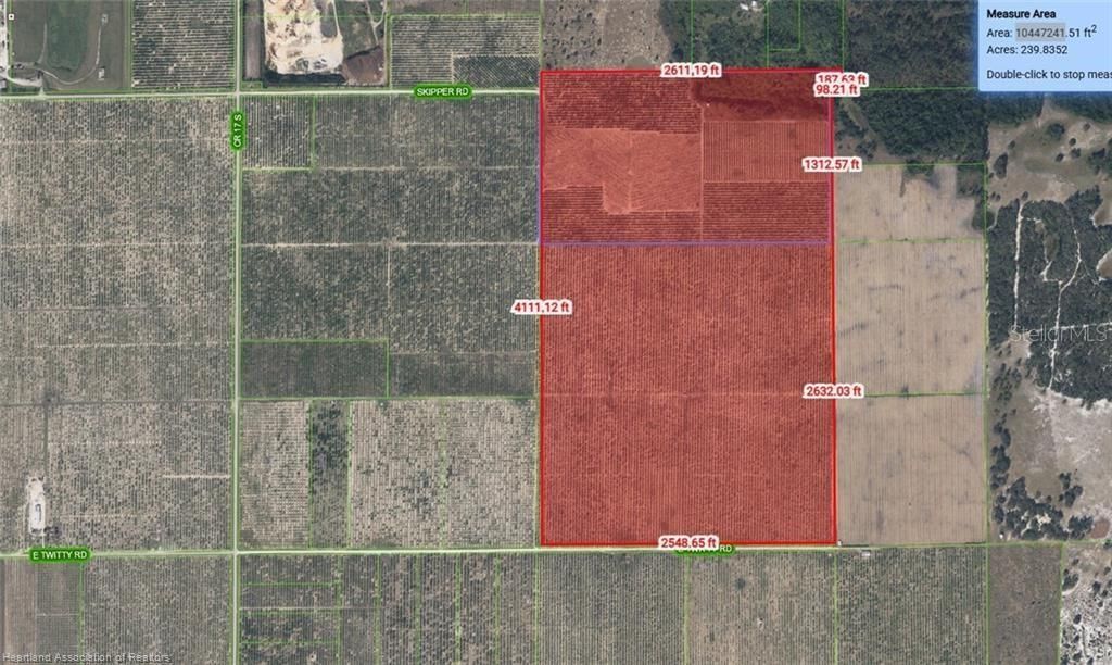 En Venta: $3,628,650 (241.58 acres)