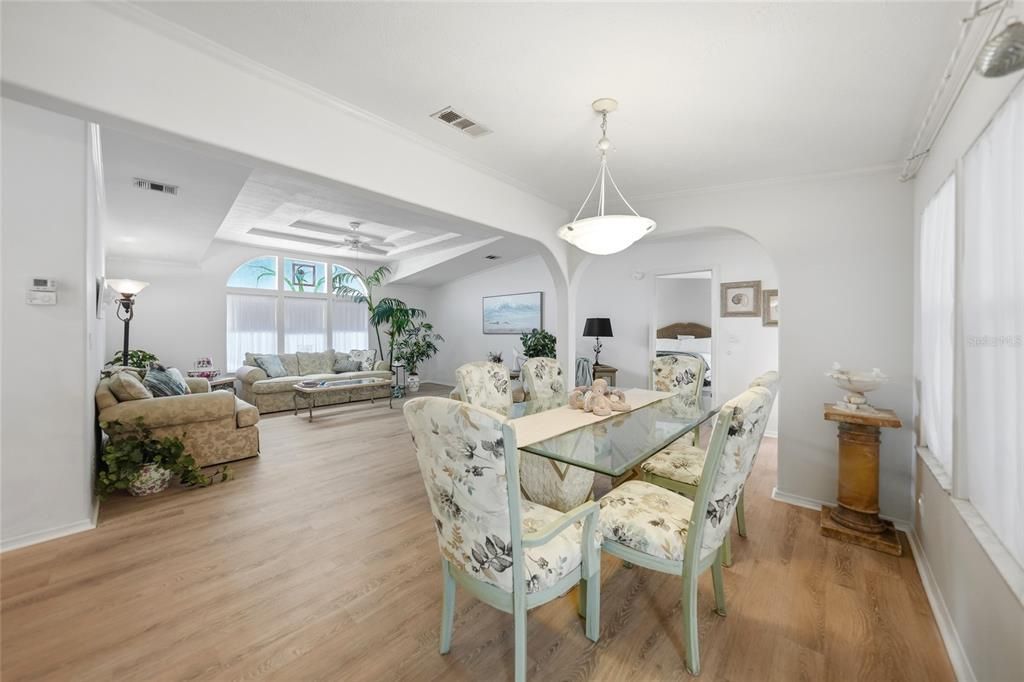 На продажу: $179,000 (3 спален, 2 ванн, 1995 Квадратных фут)