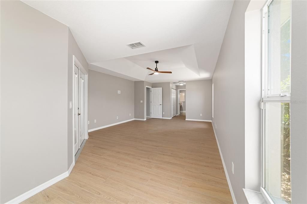 Active With Contract: $450,000 (4 beds, 2 baths, 2517 Square Feet)