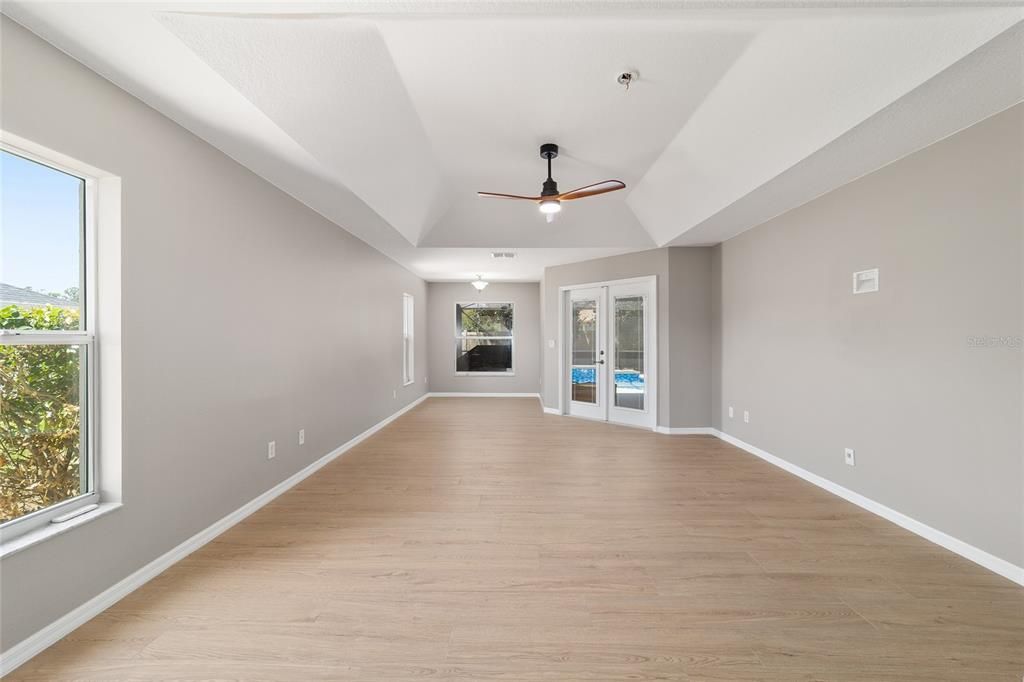 Active With Contract: $450,000 (4 beds, 2 baths, 2517 Square Feet)