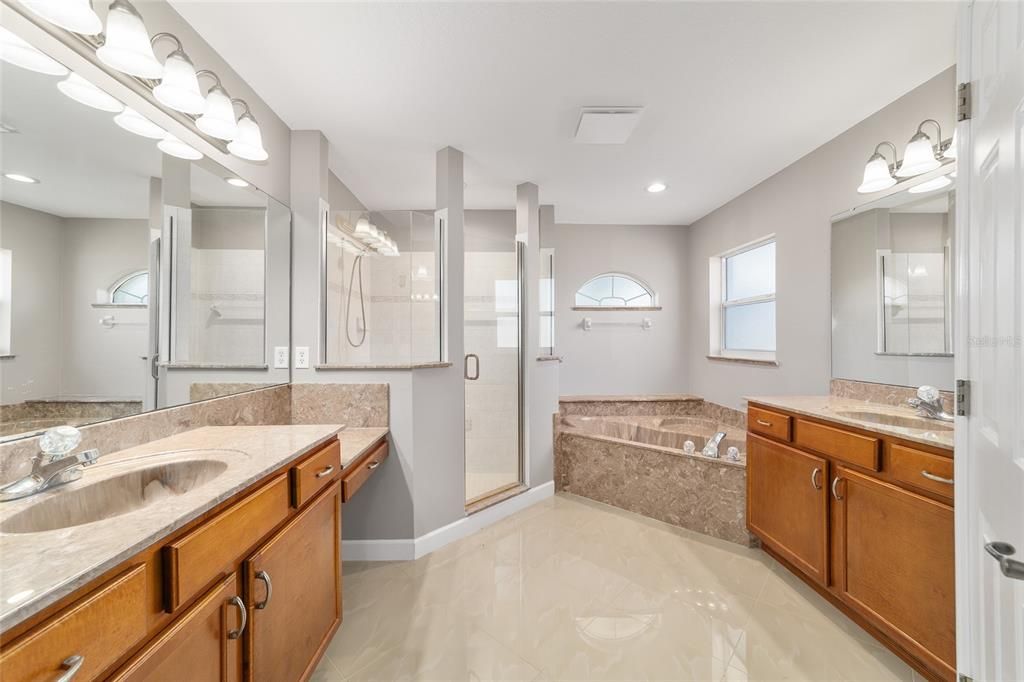 Active With Contract: $450,000 (4 beds, 2 baths, 2517 Square Feet)
