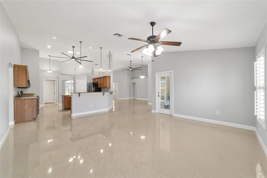 Active With Contract: $450,000 (4 beds, 2 baths, 2517 Square Feet)