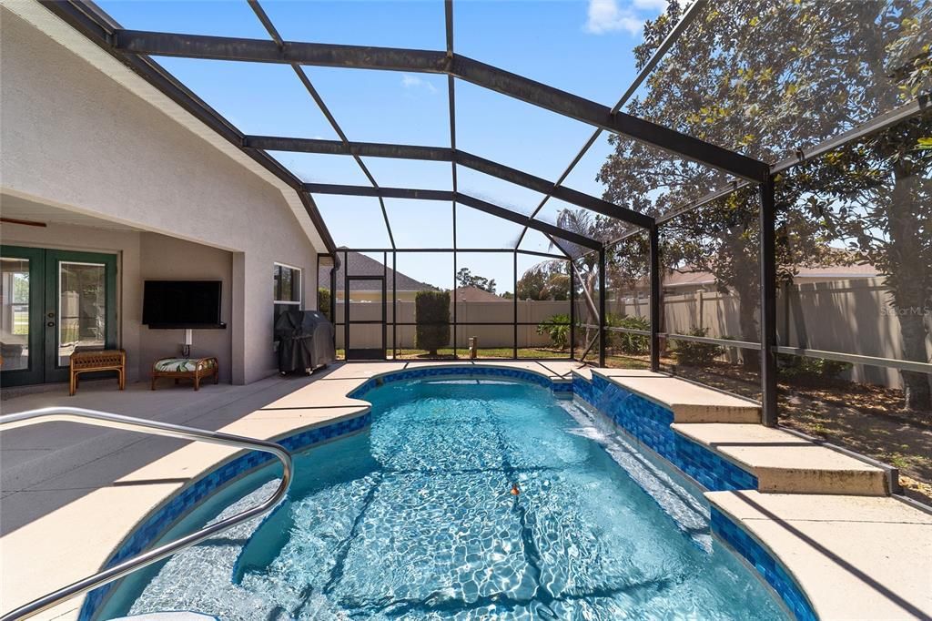 Active With Contract: $450,000 (4 beds, 2 baths, 2517 Square Feet)