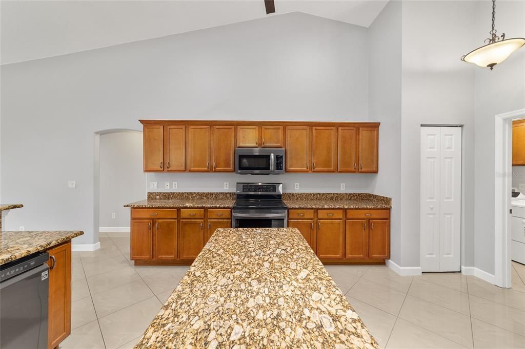 Active With Contract: $450,000 (4 beds, 2 baths, 2517 Square Feet)
