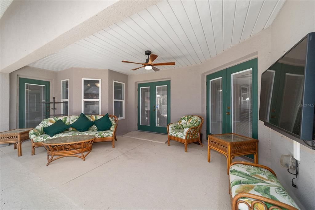 Active With Contract: $450,000 (4 beds, 2 baths, 2517 Square Feet)