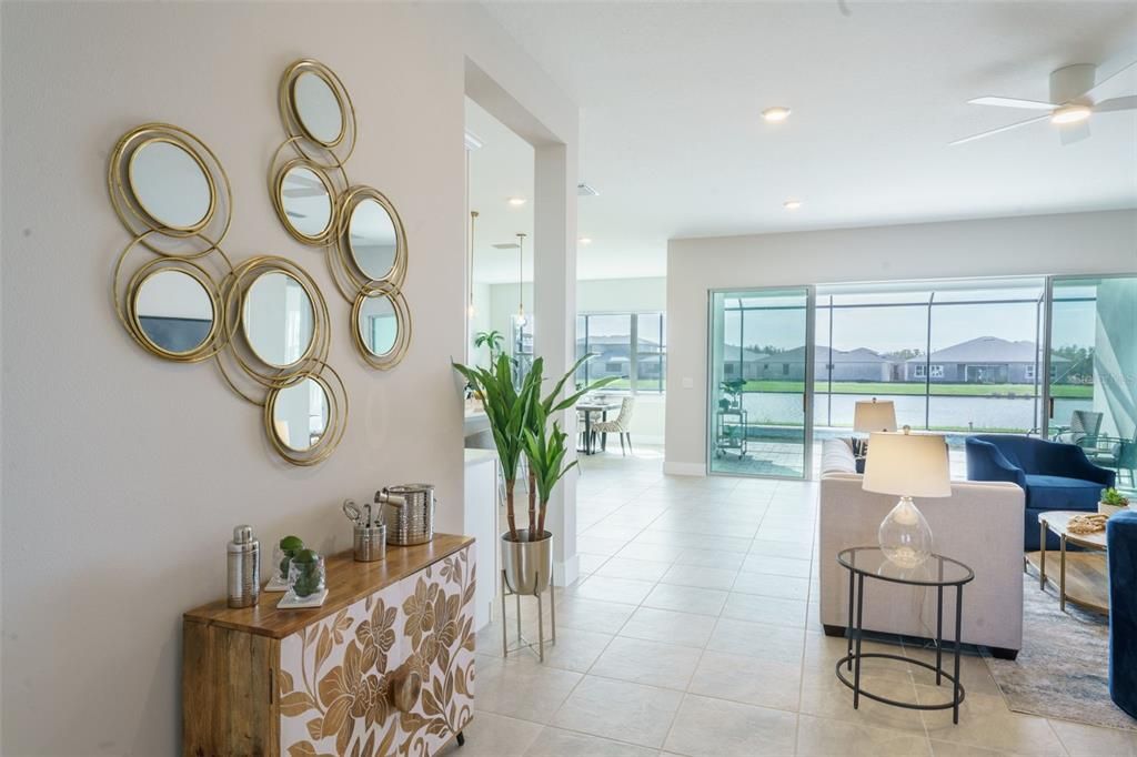 En Venta: $689,000 (3 camas, 2 baños, 2735 Pies cuadrados)