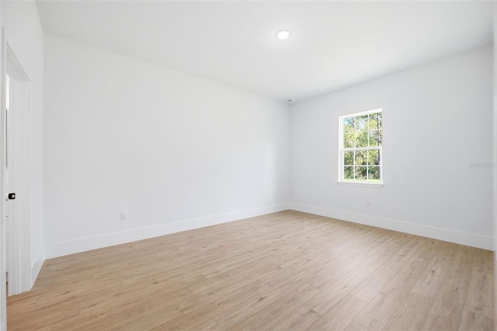For Sale: $399,000 (4 beds, 2 baths, 1799 Square Feet)