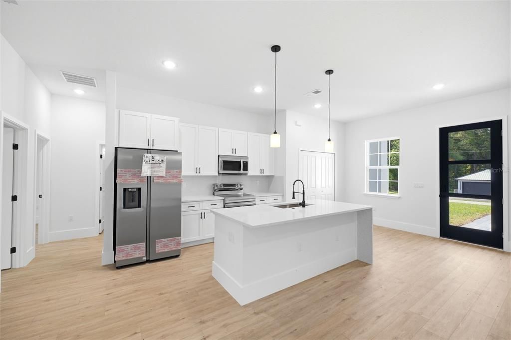 For Sale: $399,000 (4 beds, 2 baths, 1799 Square Feet)