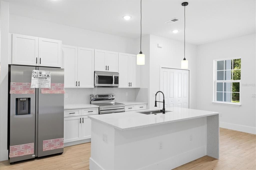 For Sale: $399,000 (4 beds, 2 baths, 1799 Square Feet)