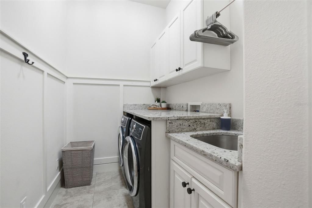 Active With Contract: $1,550,000 (3 beds, 3 baths, 2905 Square Feet)