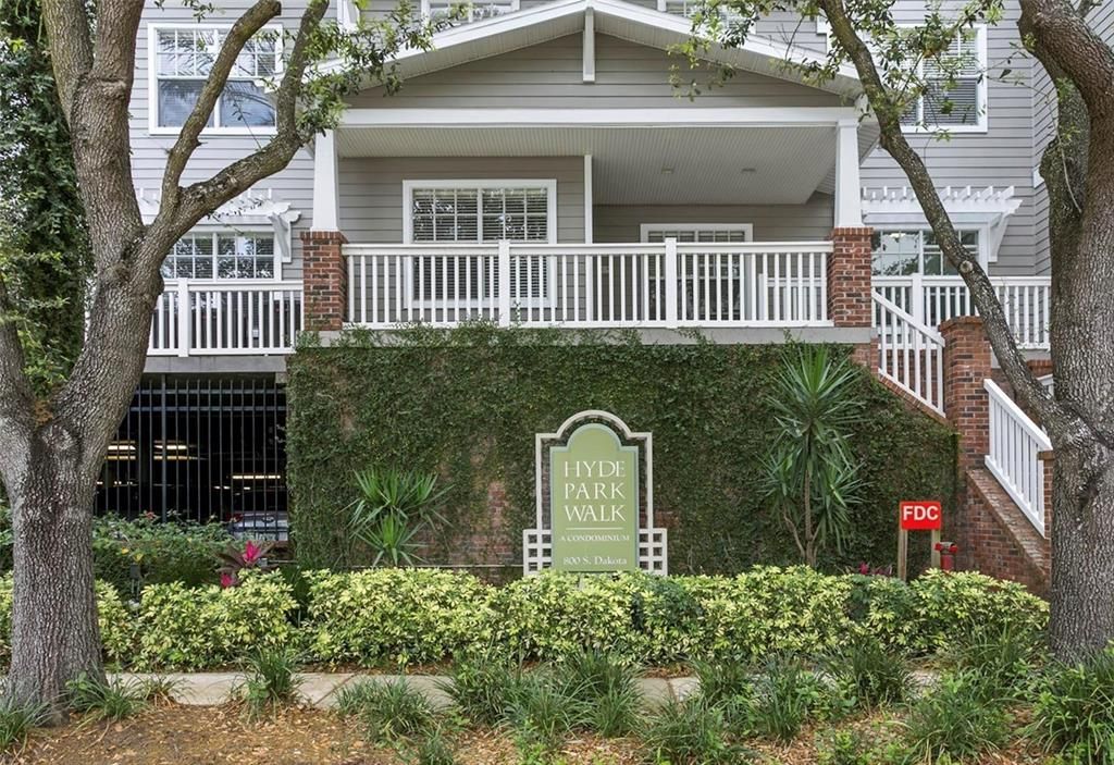 Recently Sold: $360,000 (1 beds, 1 baths, 708 Square Feet)