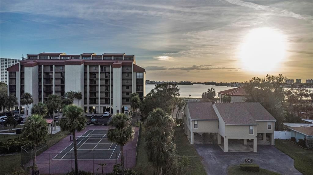 For Sale: $2,395,000 (6 beds, 0 baths, 4400 Square Feet)