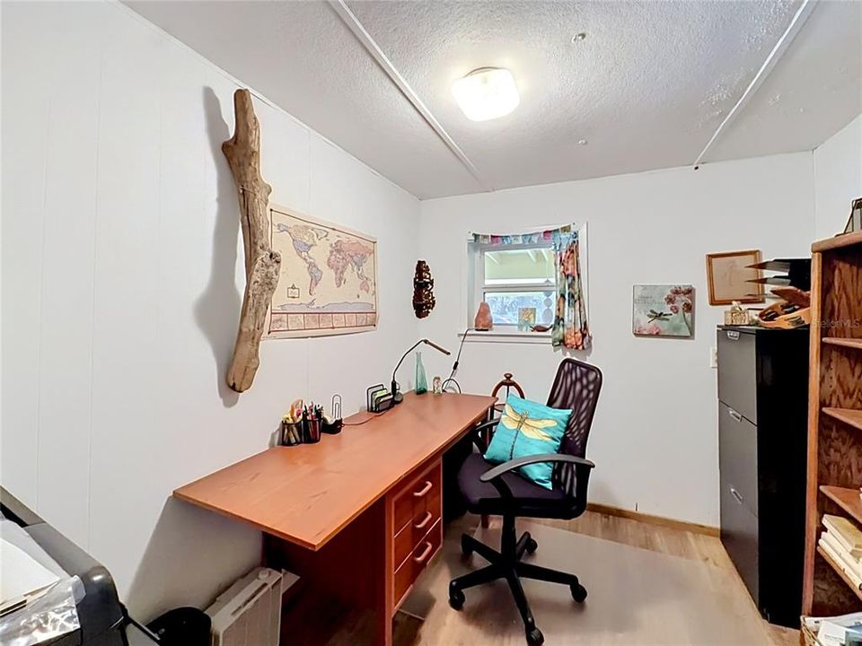 На продажу: $269,900 (2 спален, 2 ванн, 1098 Квадратных фут)