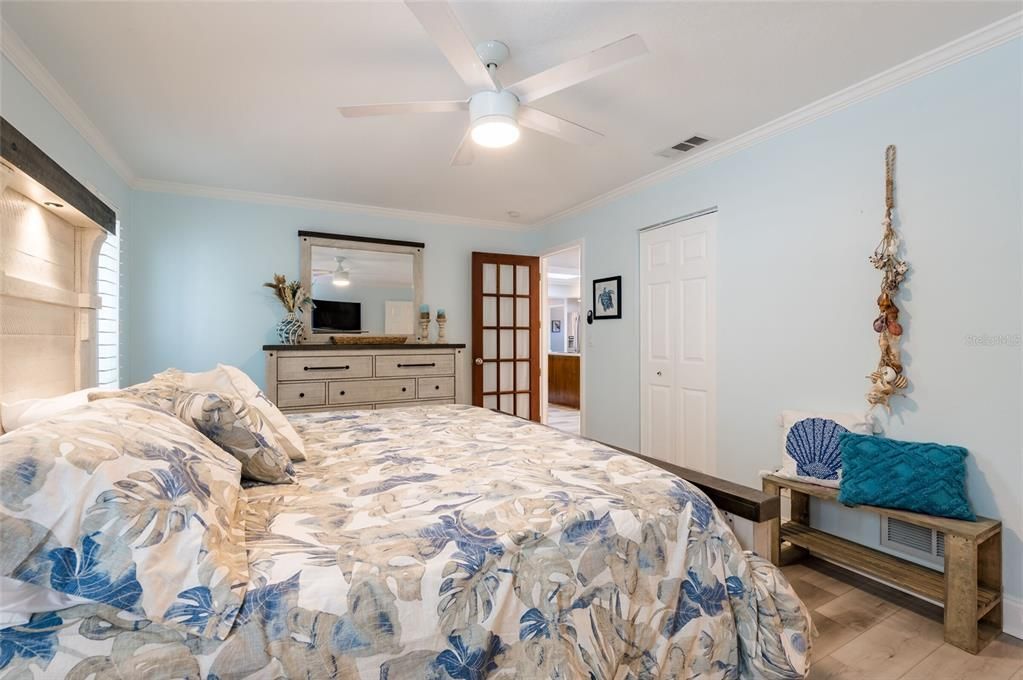 En Venta: $699,999 (3 camas, 2 baños, 1801 Pies cuadrados)