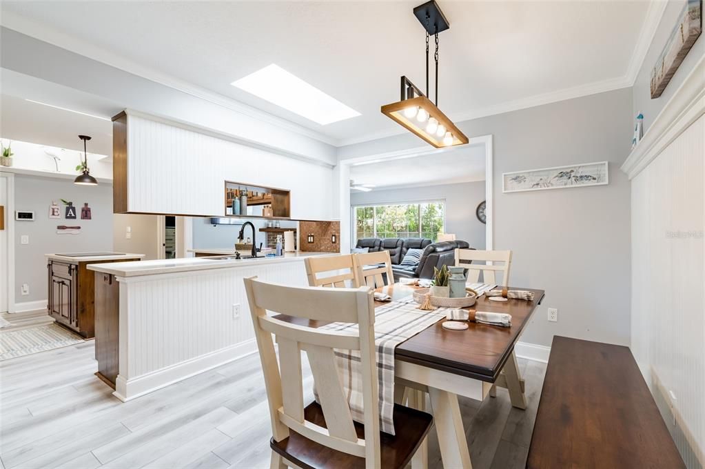 En Venta: $699,999 (3 camas, 2 baños, 1801 Pies cuadrados)