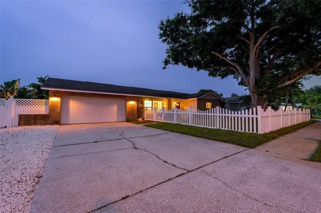 En Venta: $699,999 (3 camas, 2 baños, 1801 Pies cuadrados)