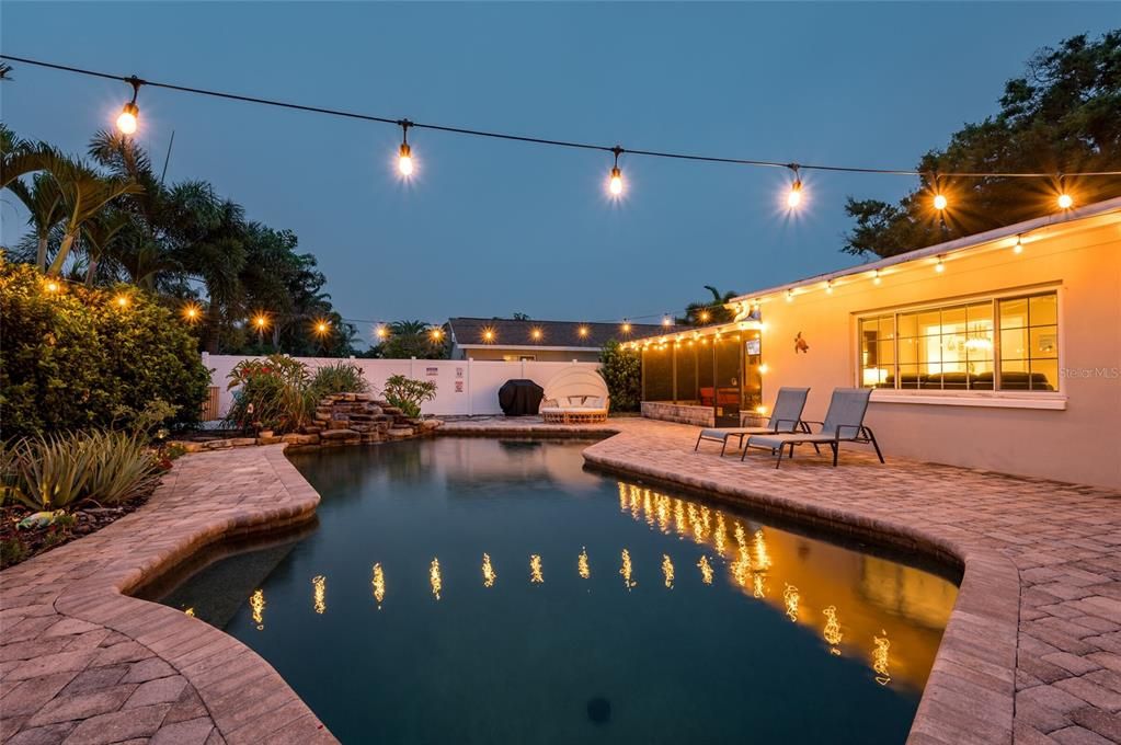 En Venta: $699,999 (3 camas, 2 baños, 1801 Pies cuadrados)