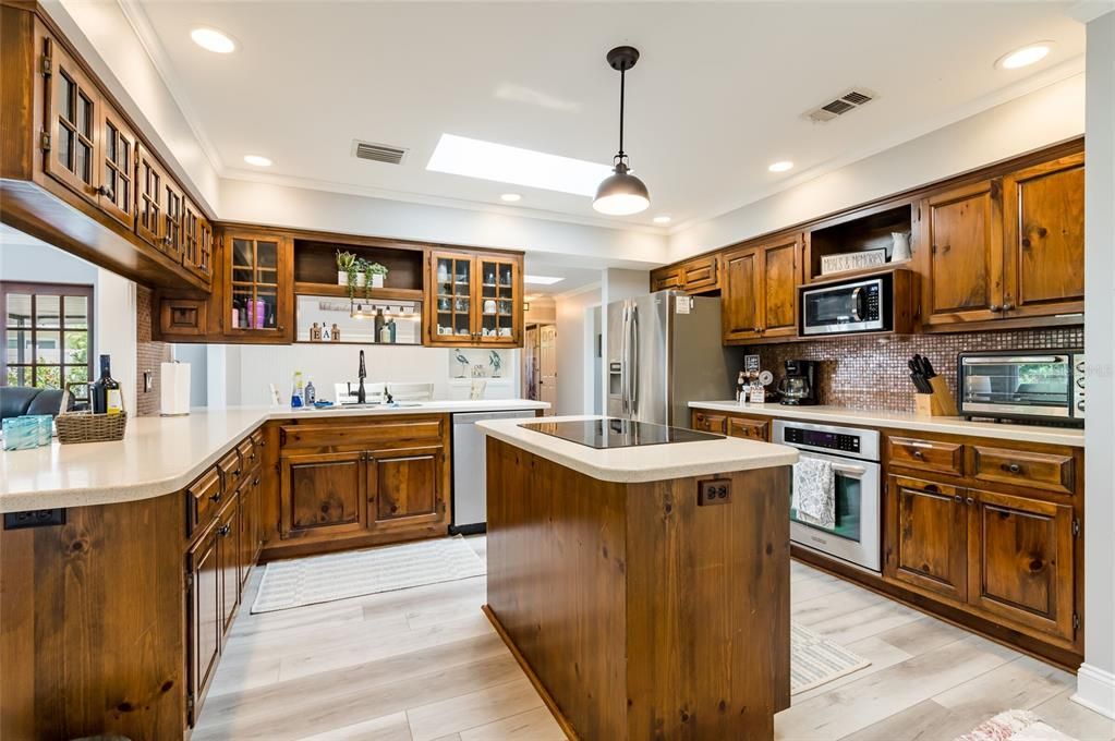 En Venta: $699,999 (3 camas, 2 baños, 1801 Pies cuadrados)