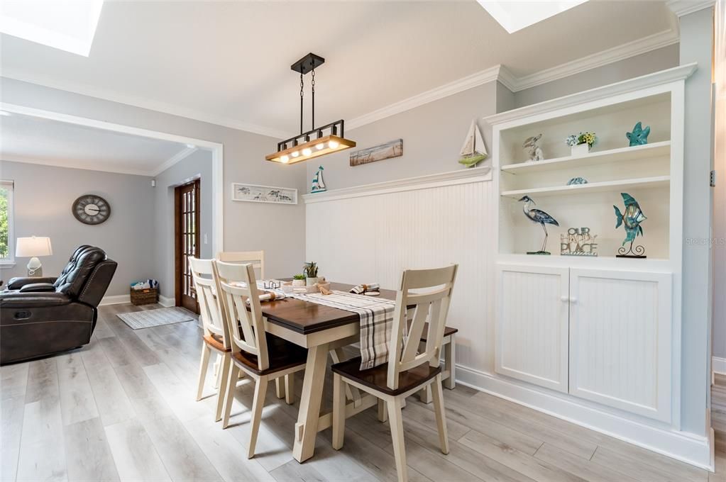 En Venta: $699,999 (3 camas, 2 baños, 1801 Pies cuadrados)