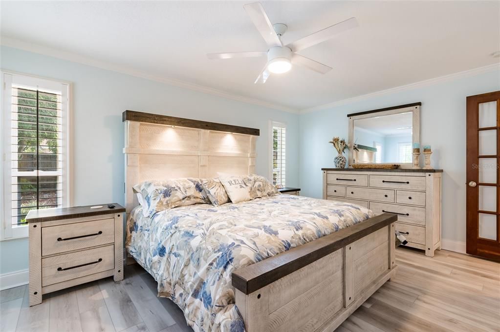 En Venta: $699,999 (3 camas, 2 baños, 1801 Pies cuadrados)