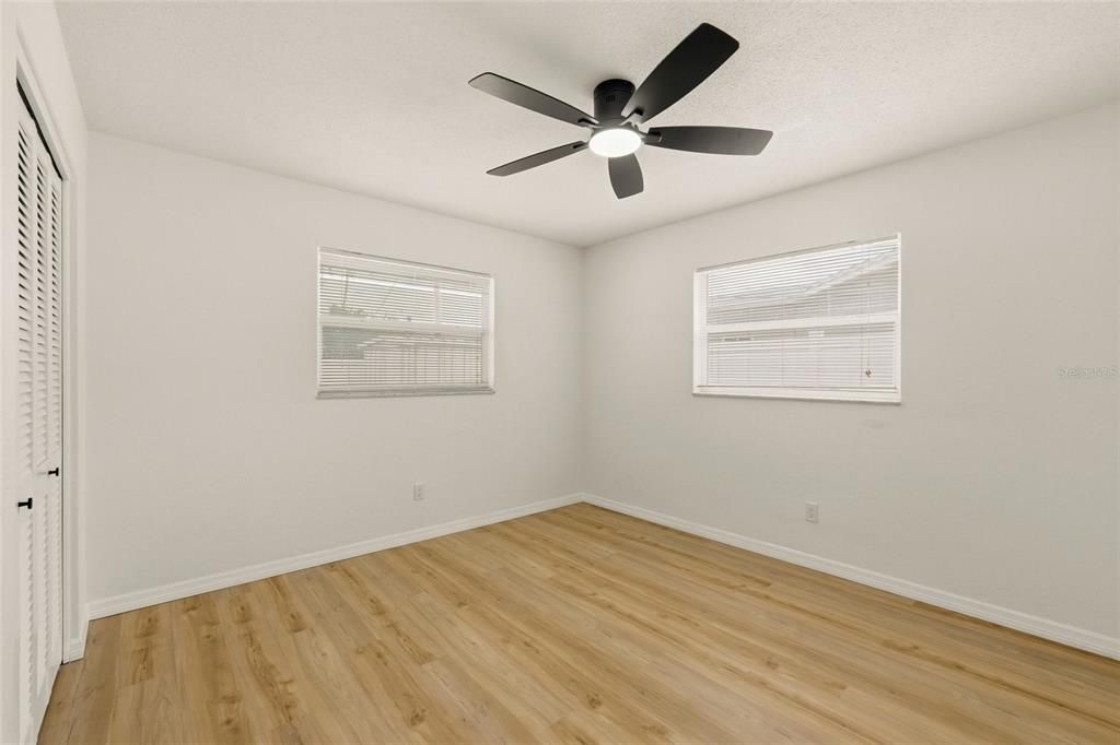 Под контрактом: $599,999 (3 спален, 2 ванн, 1804 Квадратных фут)