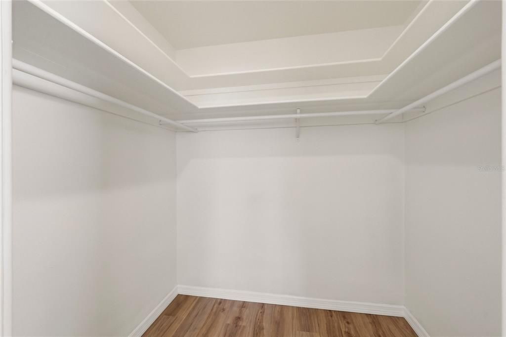 Под контрактом: $599,999 (3 спален, 2 ванн, 1804 Квадратных фут)