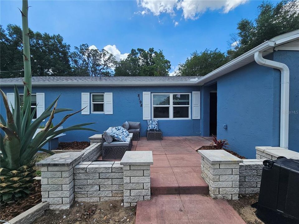 For Rent: $2,650 (3 beds, 1 baths, 1965 Square Feet)