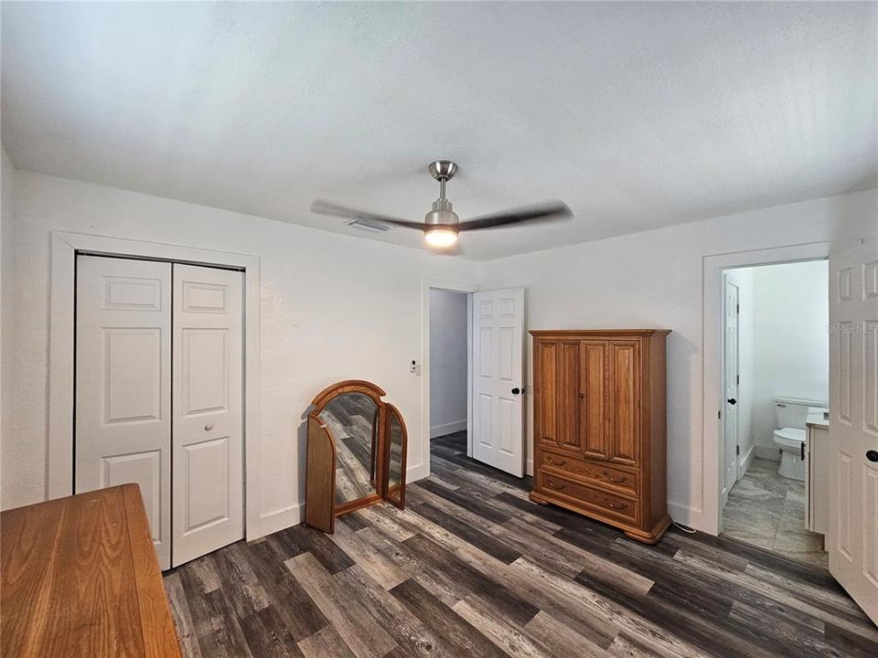 For Rent: $2,650 (3 beds, 1 baths, 1965 Square Feet)