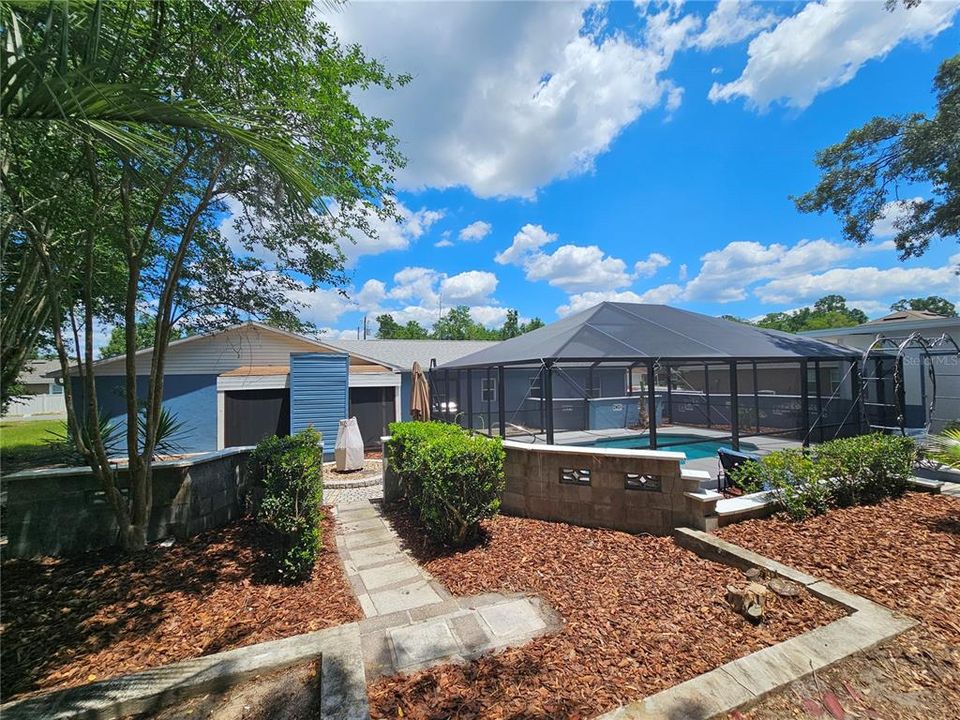 For Rent: $2,650 (3 beds, 1 baths, 1965 Square Feet)