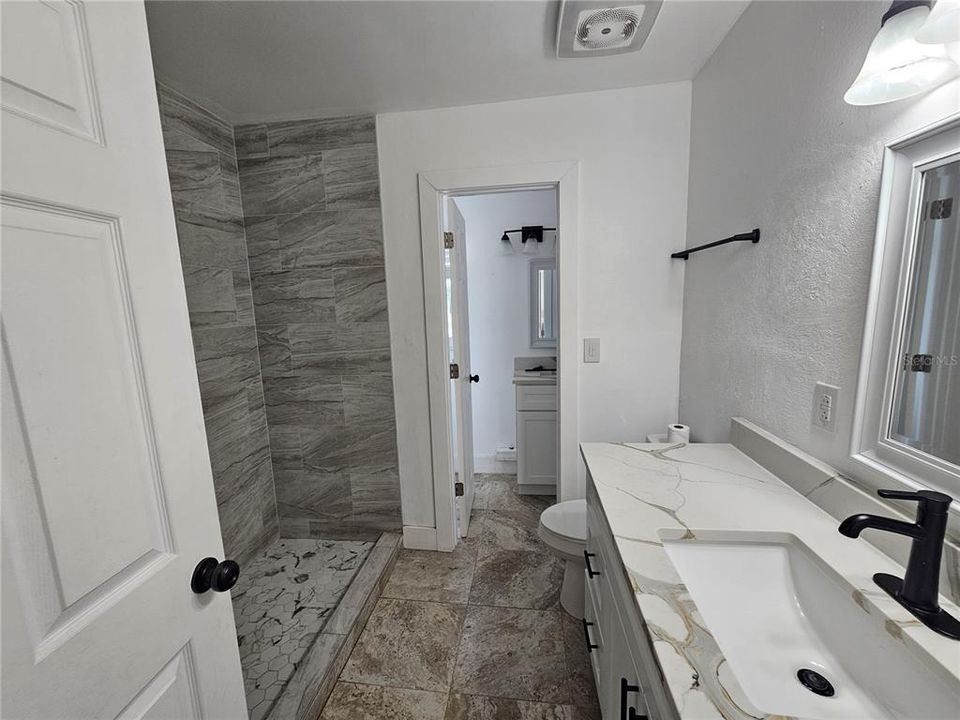 For Rent: $2,650 (3 beds, 1 baths, 1965 Square Feet)